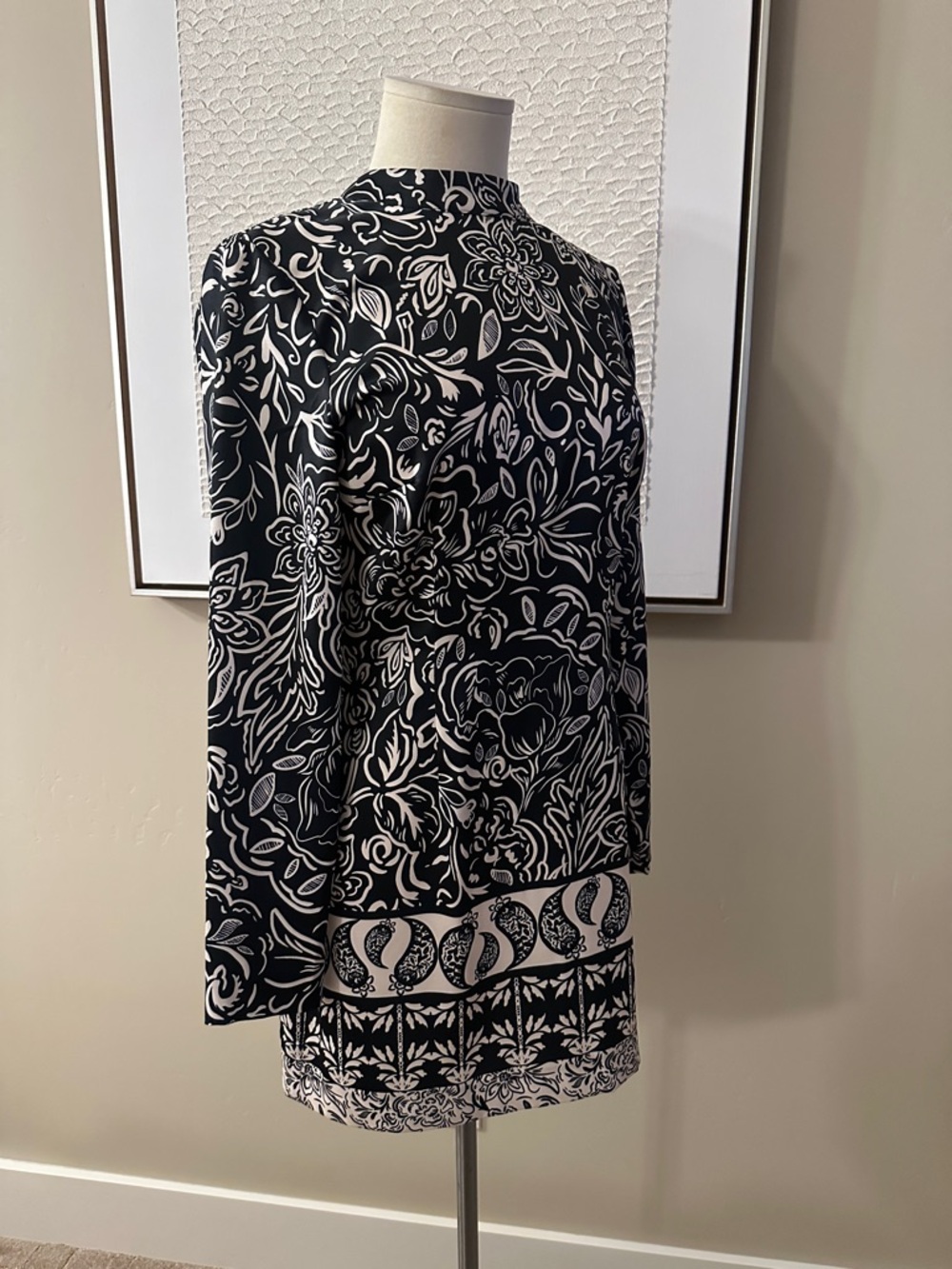 Chelsea & Violet Black and White Floral Long Sleeve Dress